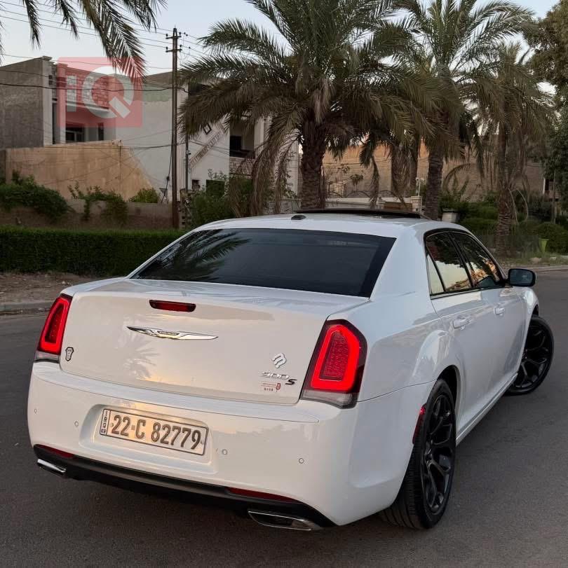 كرايسلر 300
